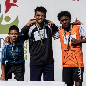 Mais de 300 atletas brilharam na Final Municipal de Atletismo das Olimpíadas Estudantis com transmissão inédita ao vivo